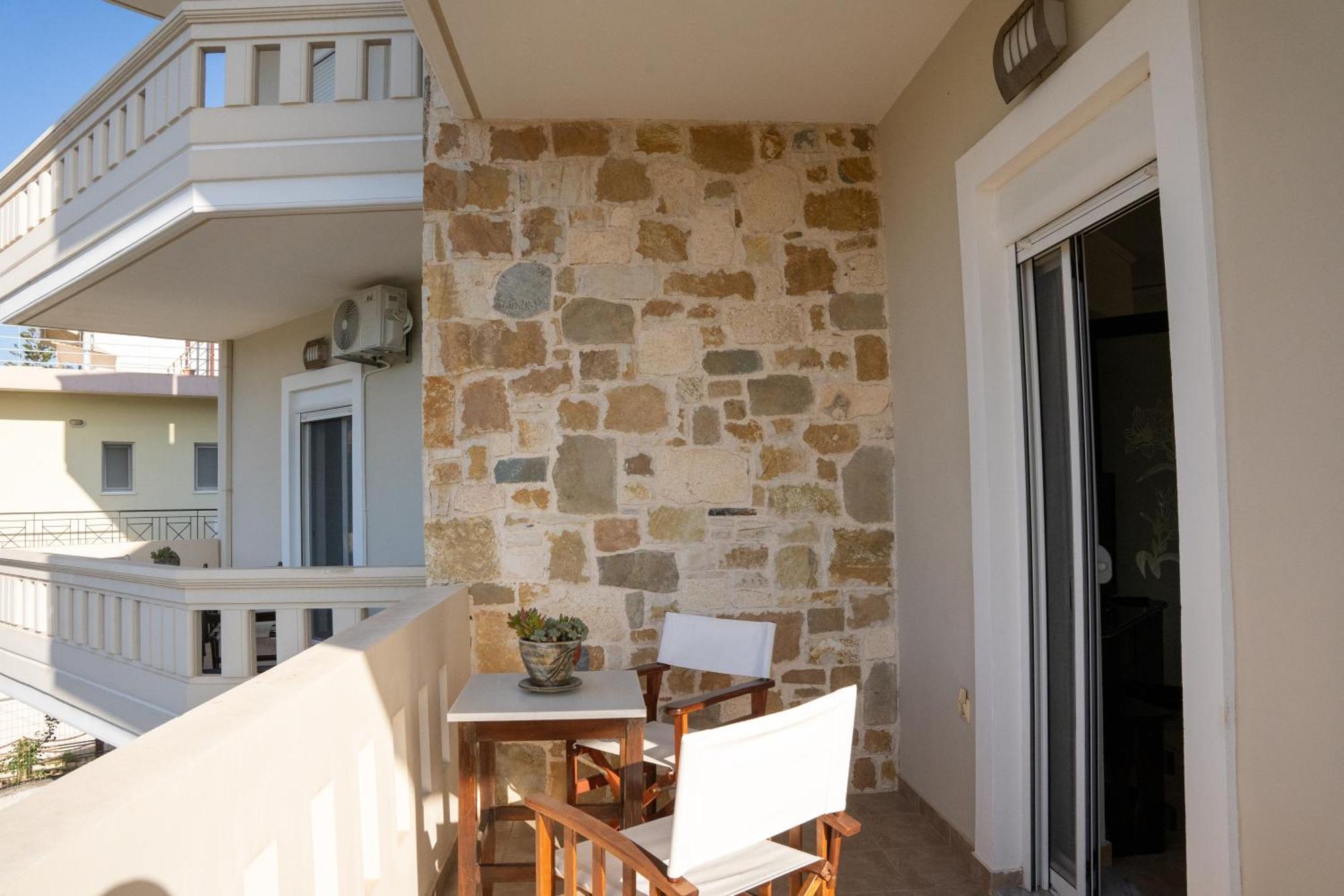 Serenity House * Souda